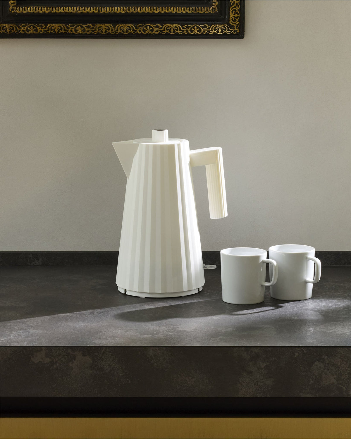 Plissé Electric Kettle - European Plug By Michele De Lucchi | ALESSI