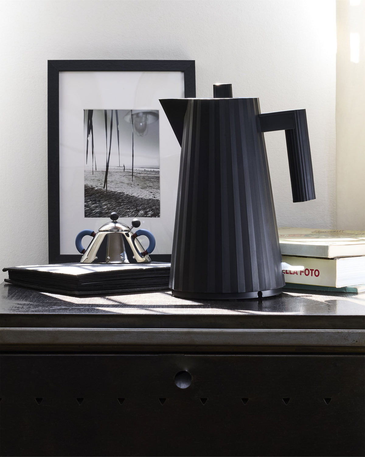 Plissé Electric Kettle - European Plug By Michele De Lucchi | ALESSI