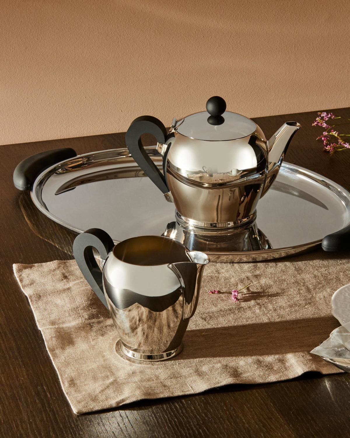 Bombé: Milk jug by Carlo Alessi | ALESSI