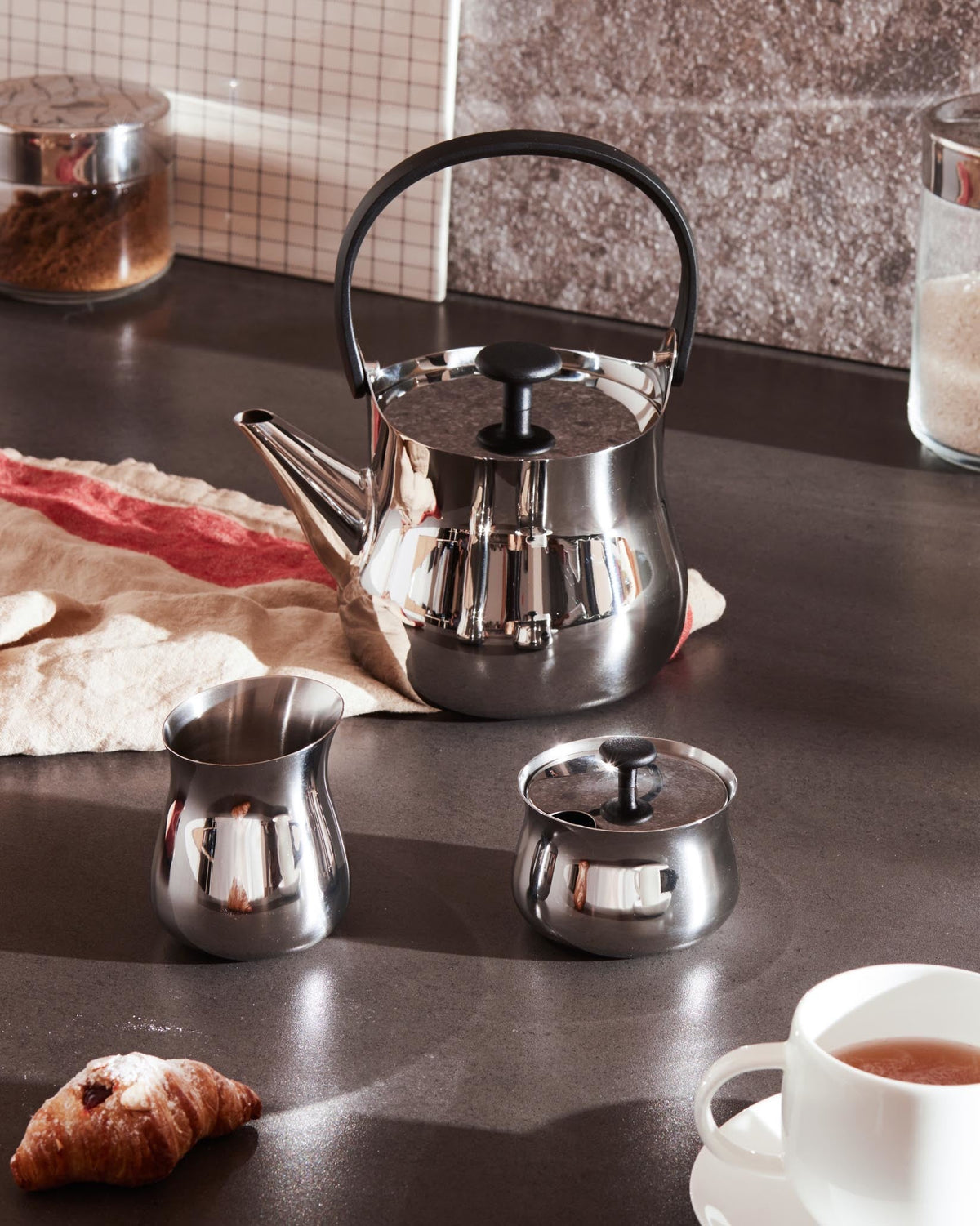 Cha: Kettle/teapot by Naoto Fukasawa | ALESSI