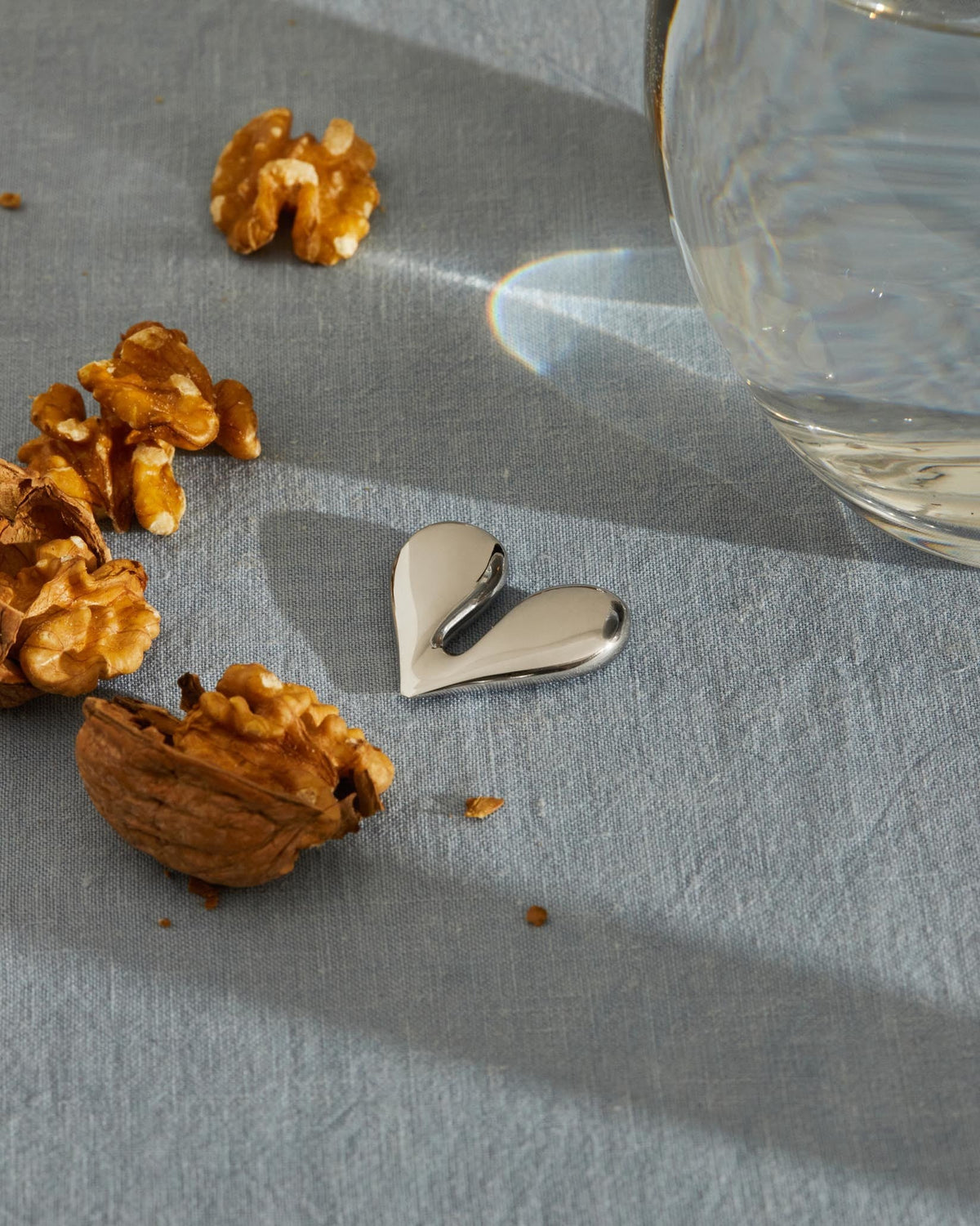 NUT SPLITTER: Walnut opener by LPWK & Jim Hannon-Tan | ALESSI