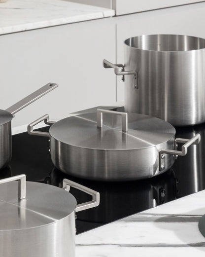 Convivio Low Casserole With Two Handles | ALESSI