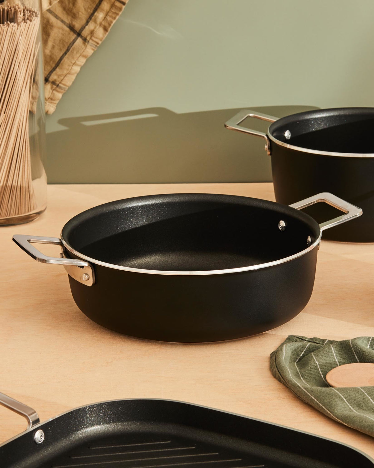 Pots&Pans Low Casserole With Two Handles In Aluminium | ALESSI