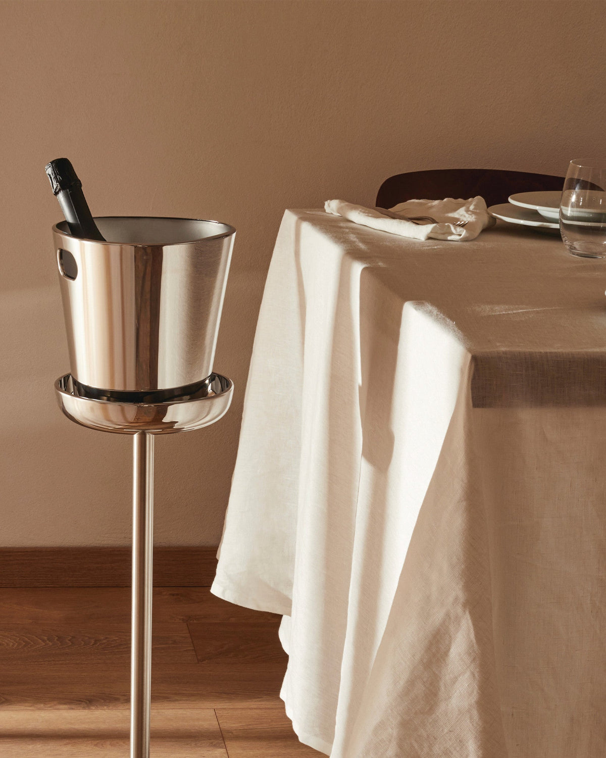 JM26: Wine cooler stand by Jasper Morrison | ALESSI