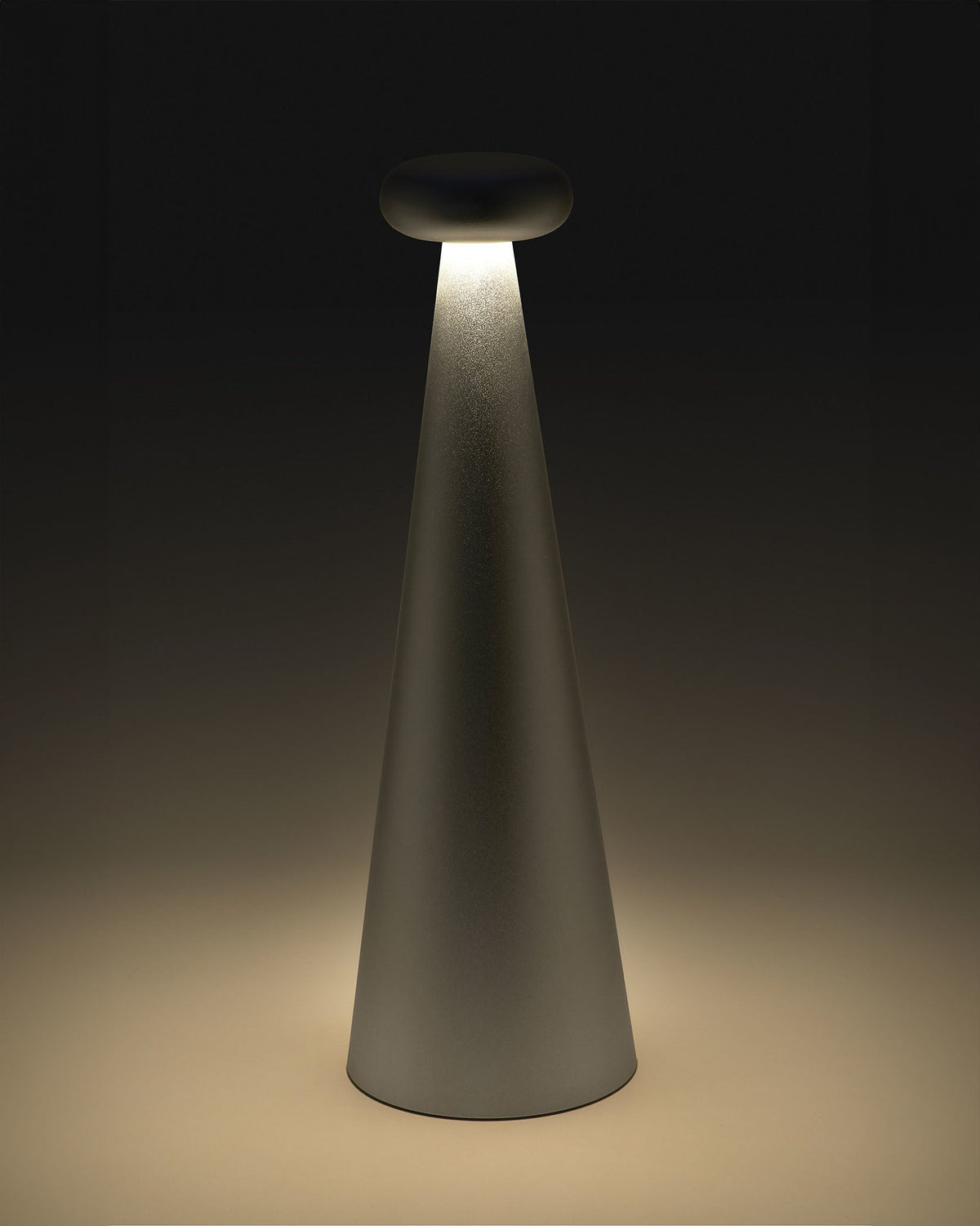 Bedin: Table Lamp By Alessandro Stabile | ALESSI