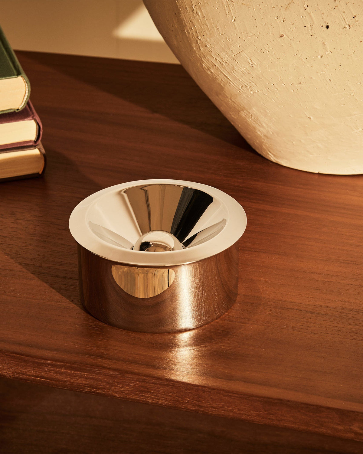 90010: Ashtray by Marianne Brandt | ALESSI