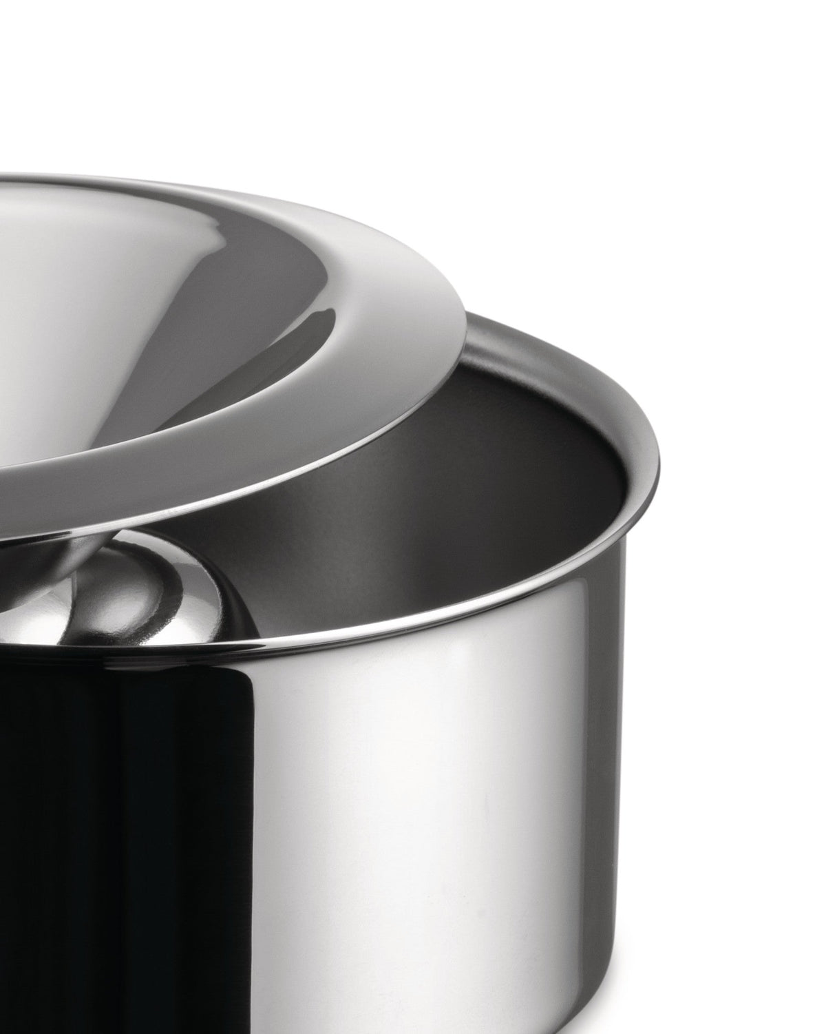 90010: Ashtray by Marianne Brandt | ALESSI