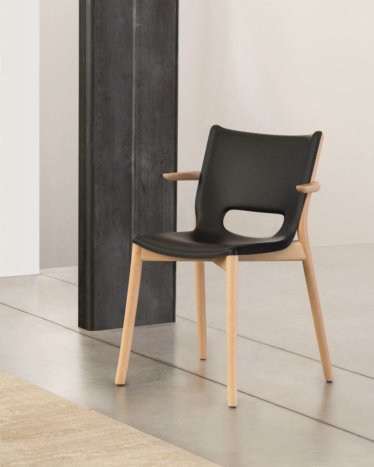 Poêle Collection: Monoshell chair with armrests | ALESSI