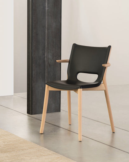 Poêle Collection: Monoshell chair with armrests | ALESSI
