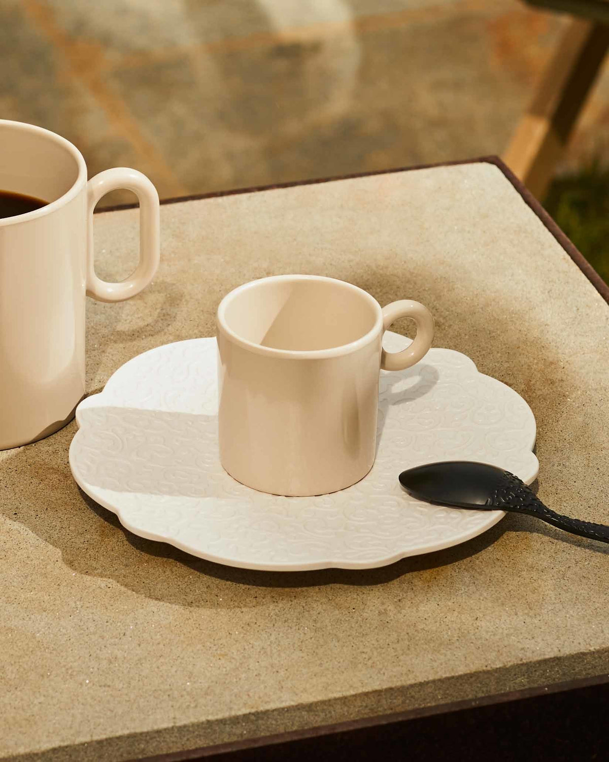 Dressed en plein air: Saucer for mocha cup 4 pieces | ALESSI