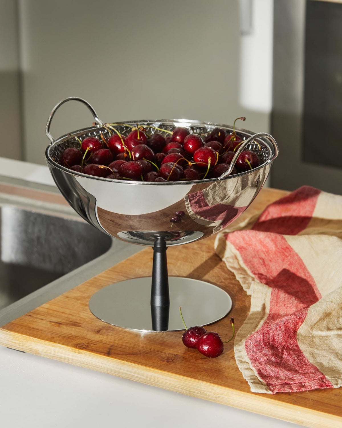 AC04: Fruit bowl/colander by Achille Castiglioni | ALESSI