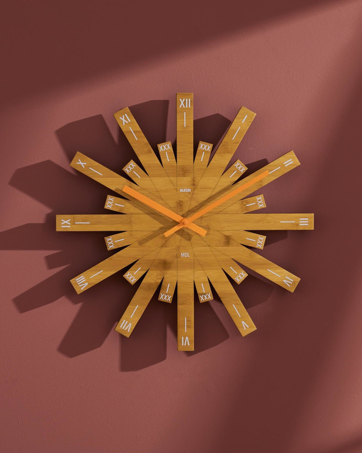 Raggiante: Wall clock by Michele De Lucchi | ALESSI