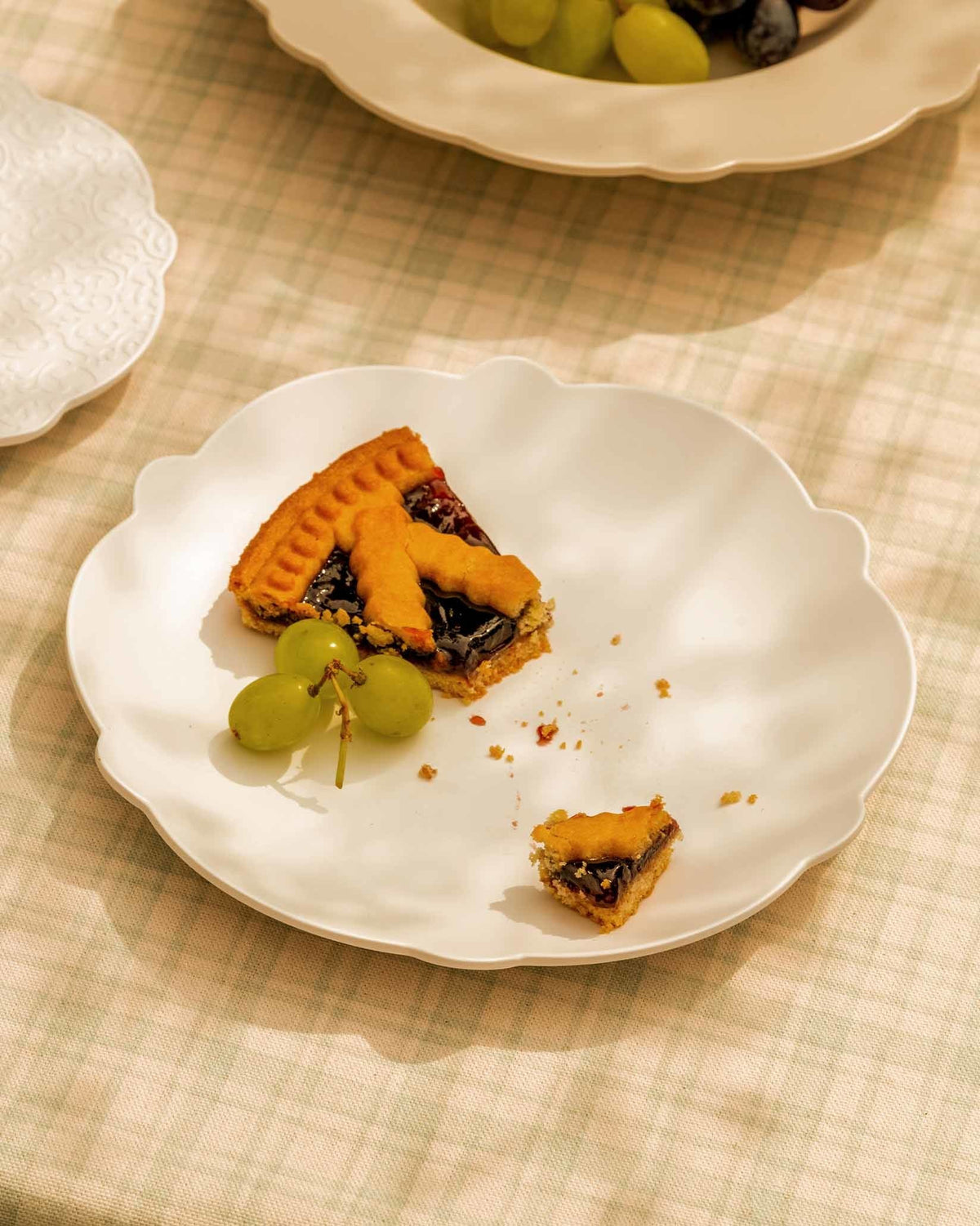 Dressed en plein air: Side plate 4 pieces | ALESSI